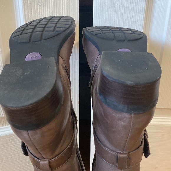 Me Too Leather Boots: 6 1/2 M - Picture 9 of 15